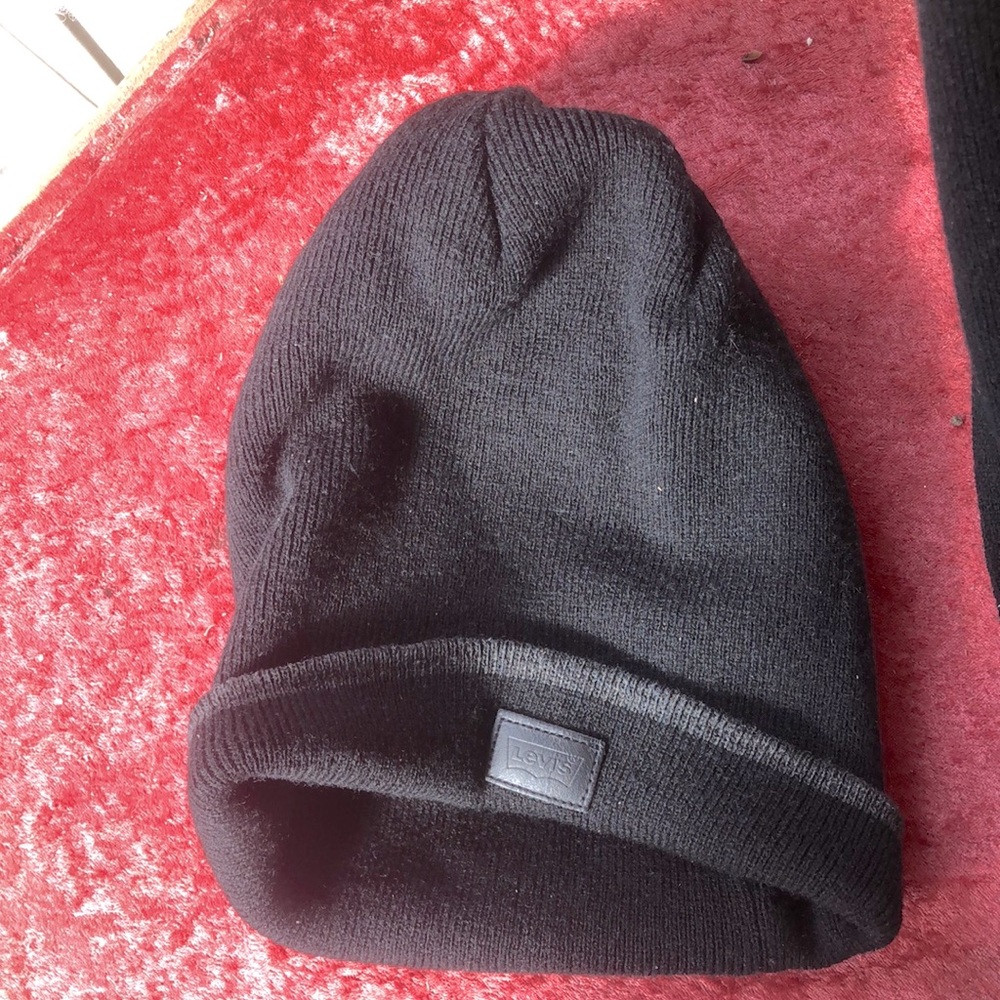 Levi’s brand black beanie